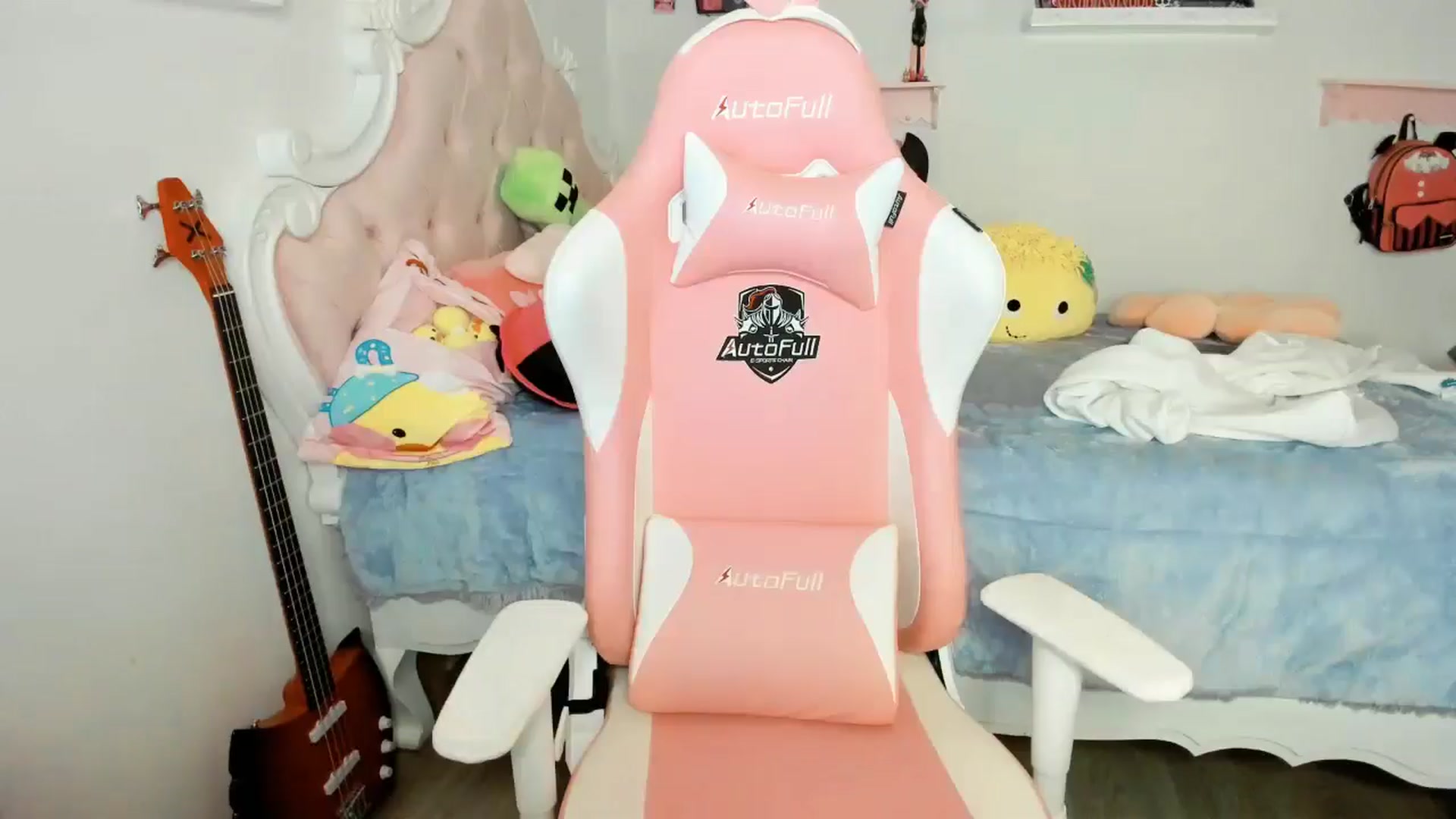 Gallery image thumbnail from Cherrycute666's myfreecams stream on, 12/15/2025, 06:08 image 14 of 20