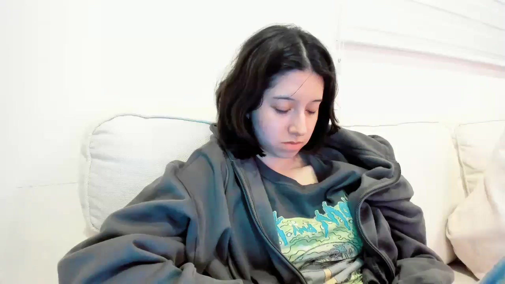 Gallery image thumbnail from Cherrycute666's myfreecams stream on, 12/19/2025, 02:25 image 16 of 20