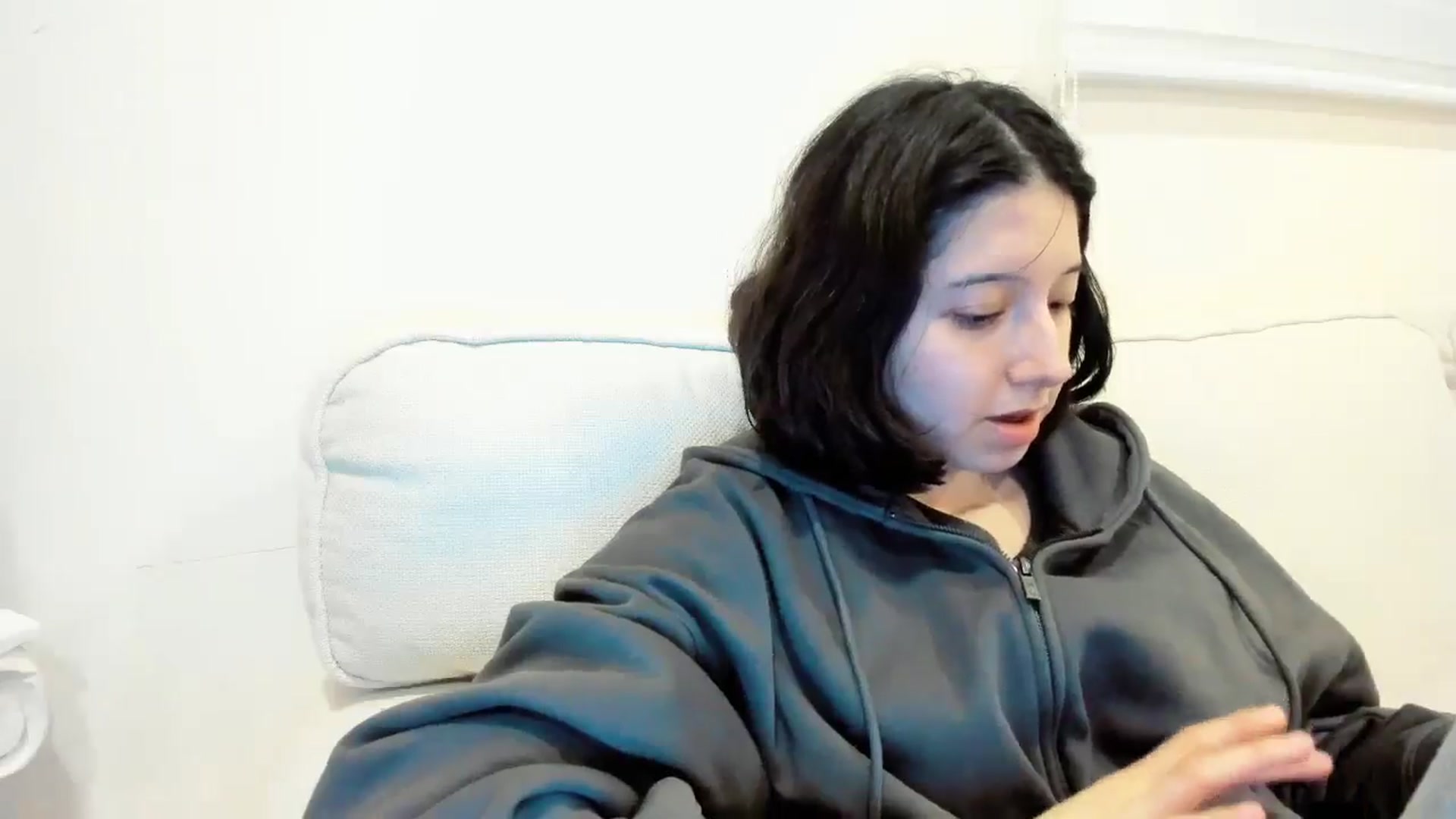 Gallery image thumbnail from Cherrycute666's myfreecams stream on, 12/19/2025, 04:56 image 5 of 20