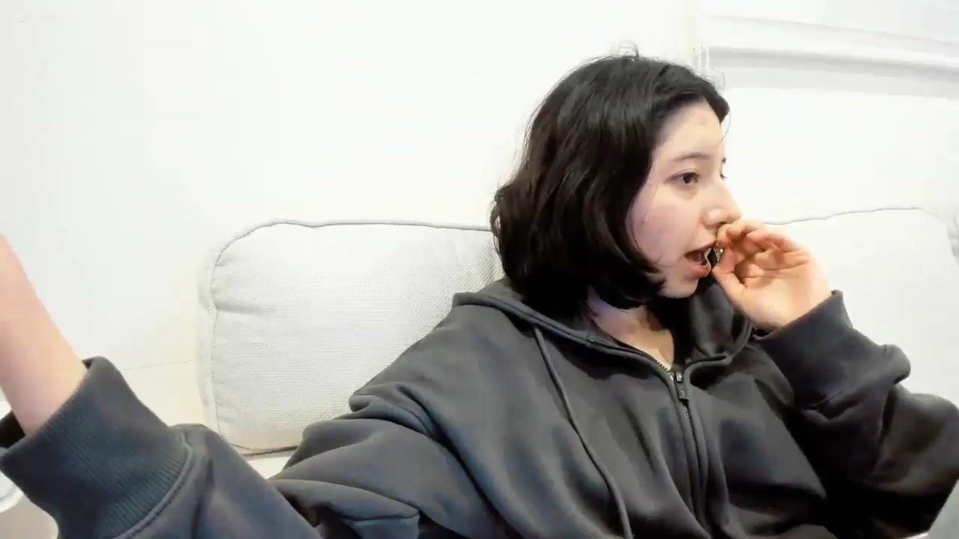 Gallery image thumbnail from Cherrycute666's myfreecams stream on, 12/19/2025, 04:56 image 3 of 20