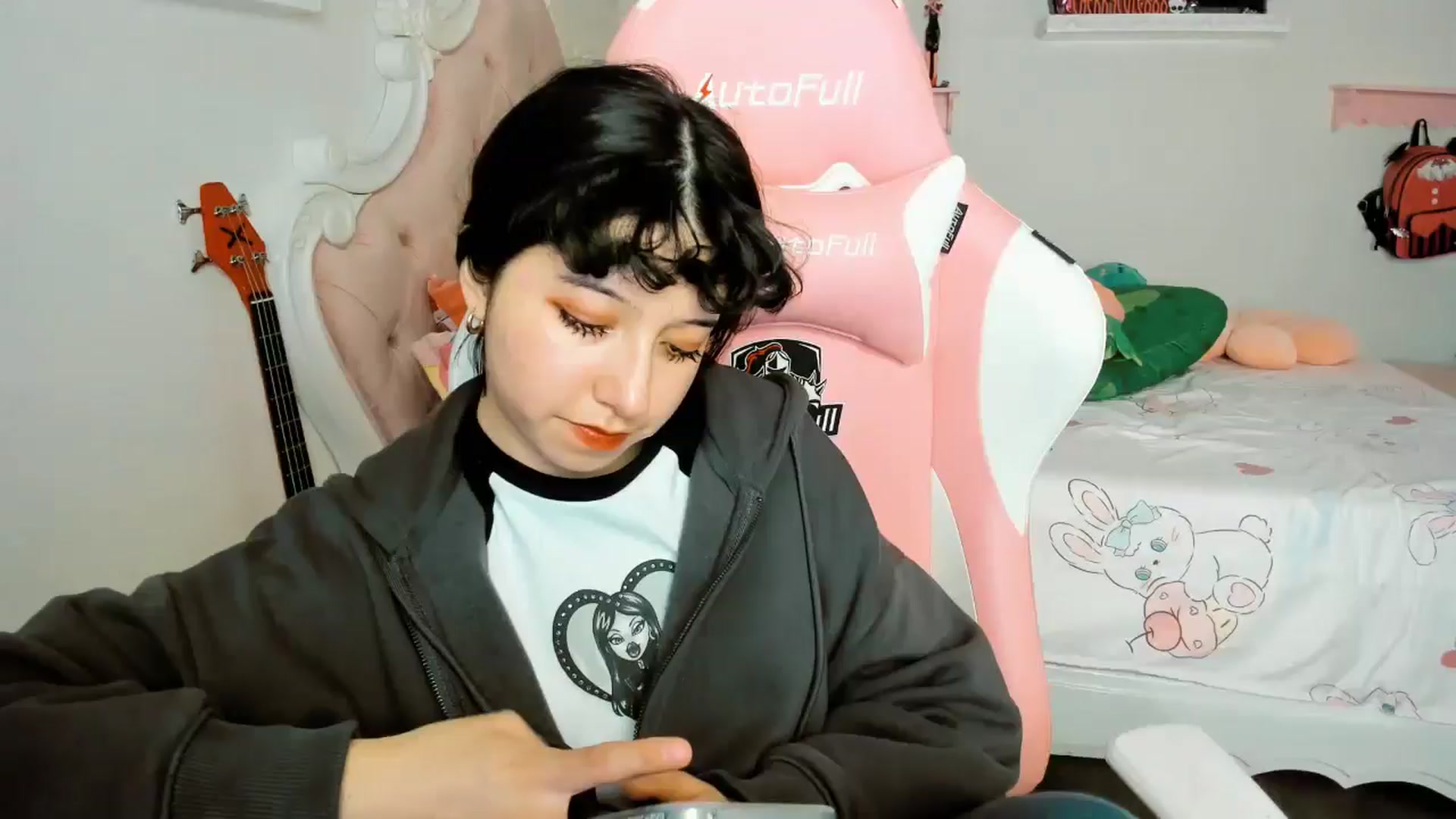 Gallery image thumbnail from Cherrycute666's myfreecams stream on, 12/20/2025, 07:32 image 1 of 20