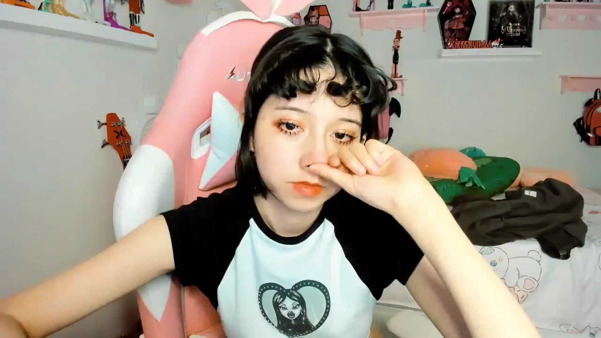 Gallery image thumbnail from Cherrycute666's myfreecams stream on, 12/20/2025, 07:32 image 20 of 20