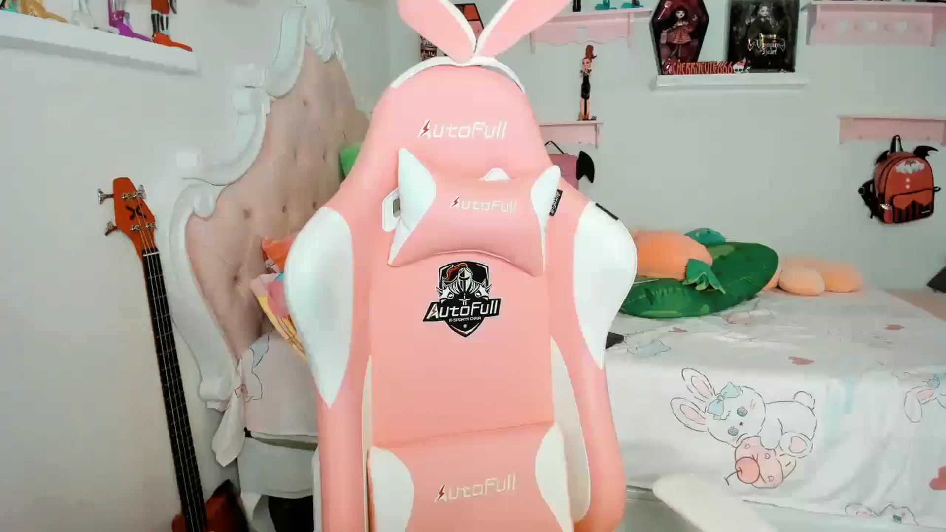 Gallery image thumbnail from Cherrycute666's myfreecams stream on, 12/20/2025, 07:32 image 12 of 20