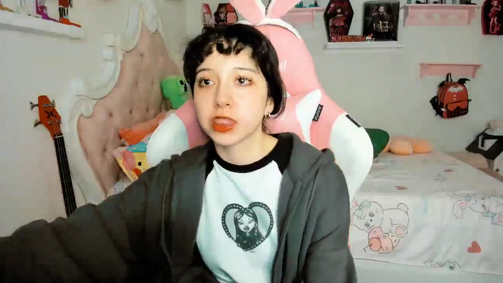 Gallery image thumbnail from Cherrycute666's myfreecams stream on, 12/20/2025, 07:32 image 4 of 20