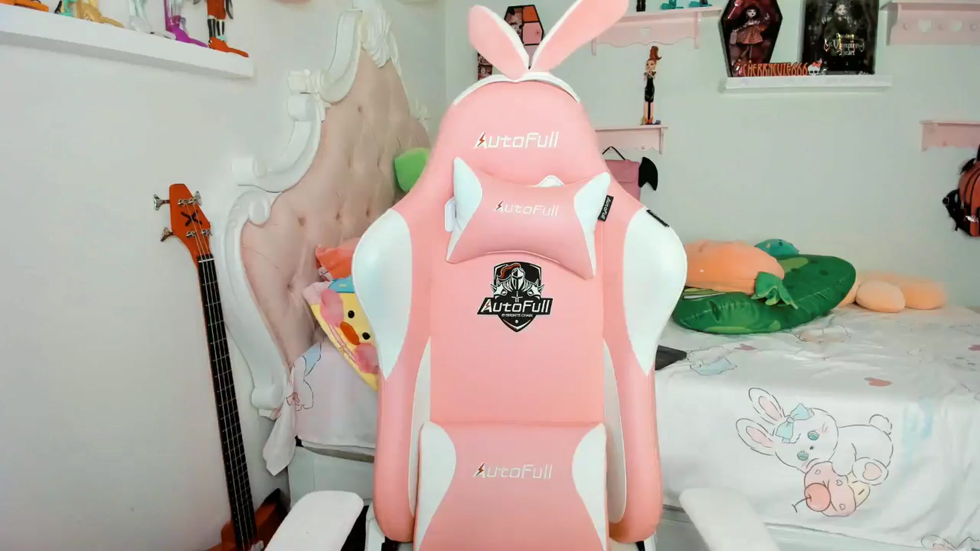 Gallery image thumbnail from Cherrycute666's myfreecams stream on, 12/20/2025, 07:32 image 8 of 20