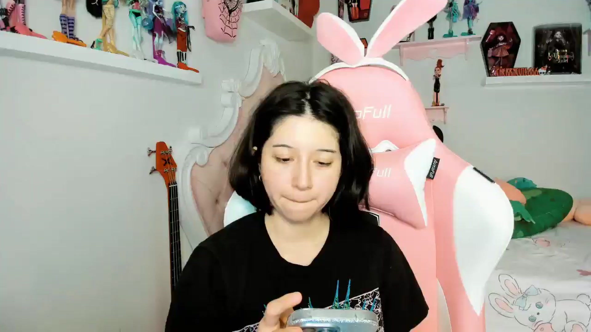 Gallery image thumbnail from Cherrycute666's myfreecams stream on, 12/21/2025, 05:27 image 11 of 20