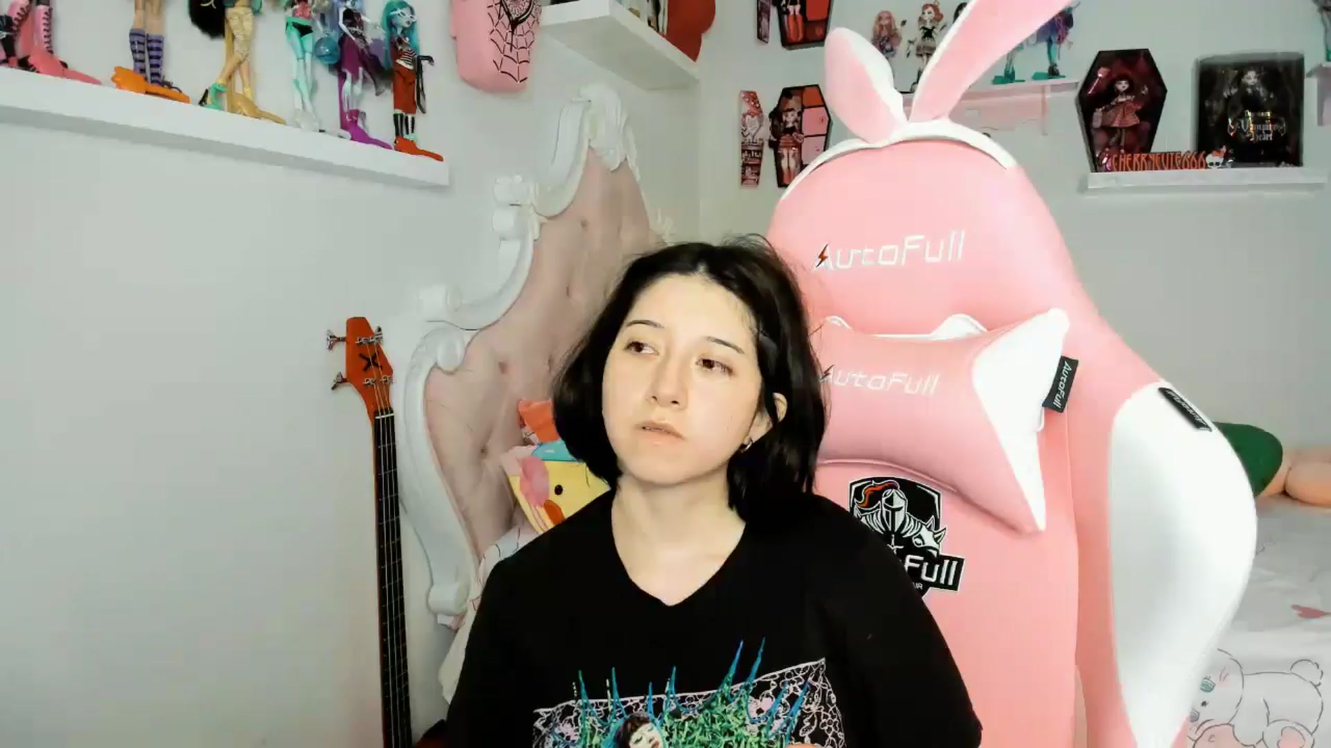 Gallery image thumbnail from Cherrycute666's myfreecams stream on, 12/21/2025, 05:27 image 15 of 20