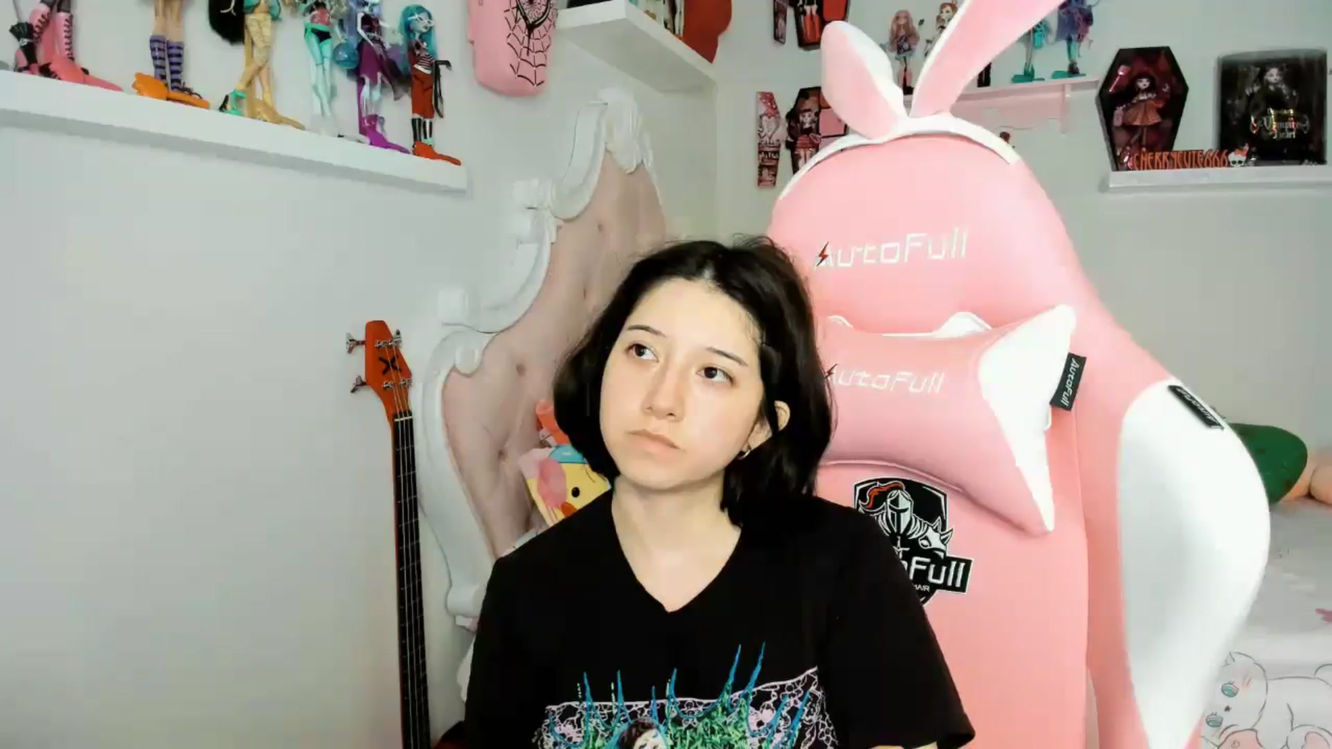 Gallery image thumbnail from Cherrycute666's myfreecams stream on, 12/21/2025, 05:27 image 13 of 20
