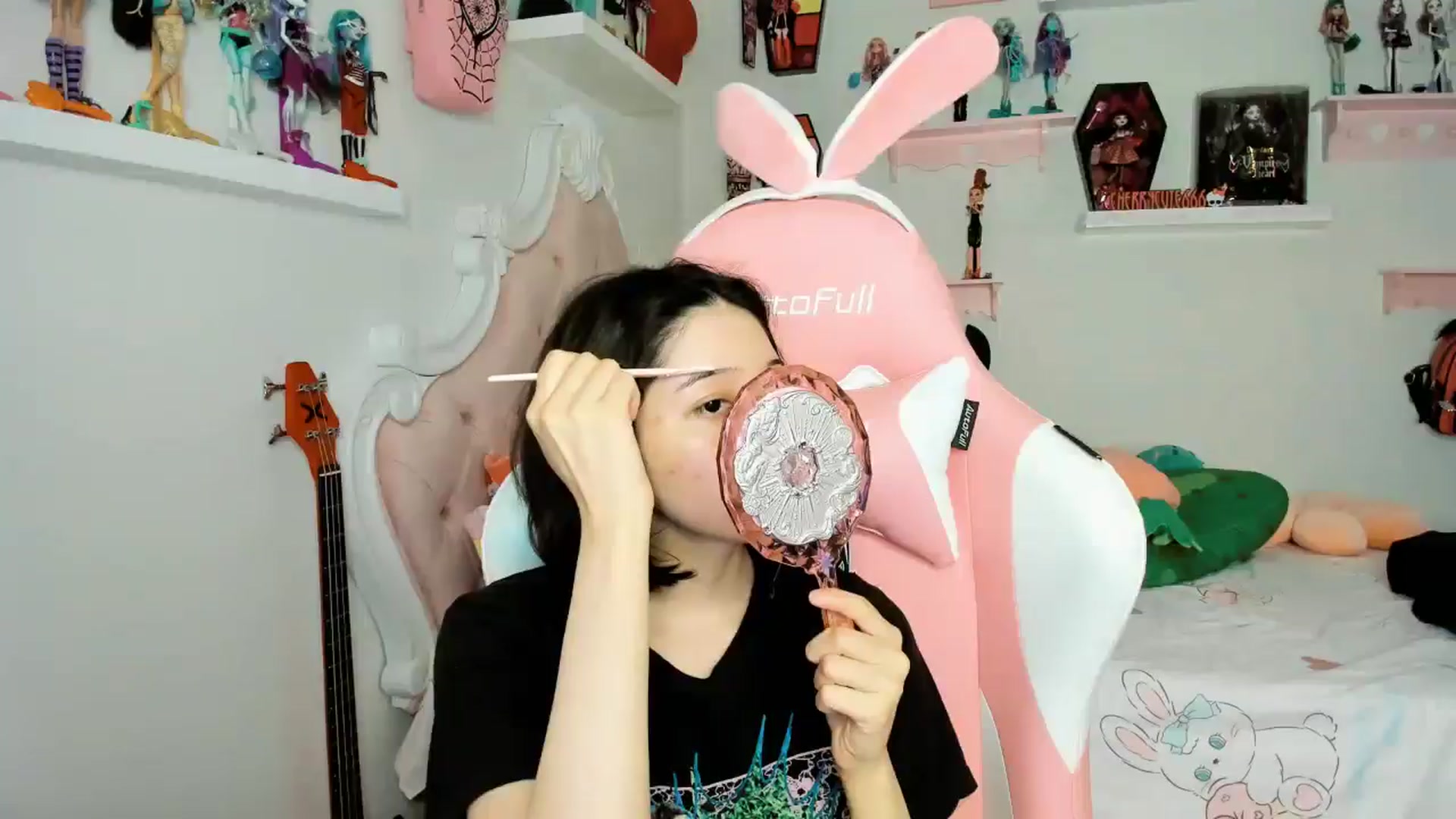 Gallery image thumbnail from Cherrycute666's myfreecams stream on, 12/21/2025, 05:27 image 1 of 20