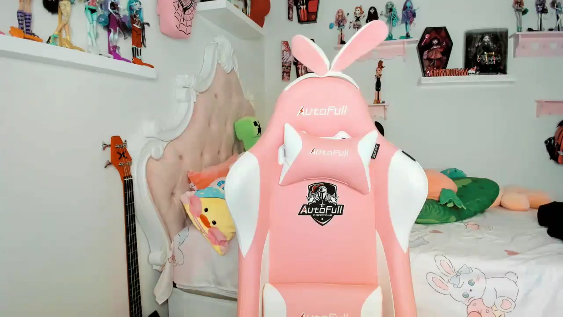 Gallery image thumbnail from Cherrycute666's myfreecams stream on, 12/21/2025, 05:27 image 6 of 20