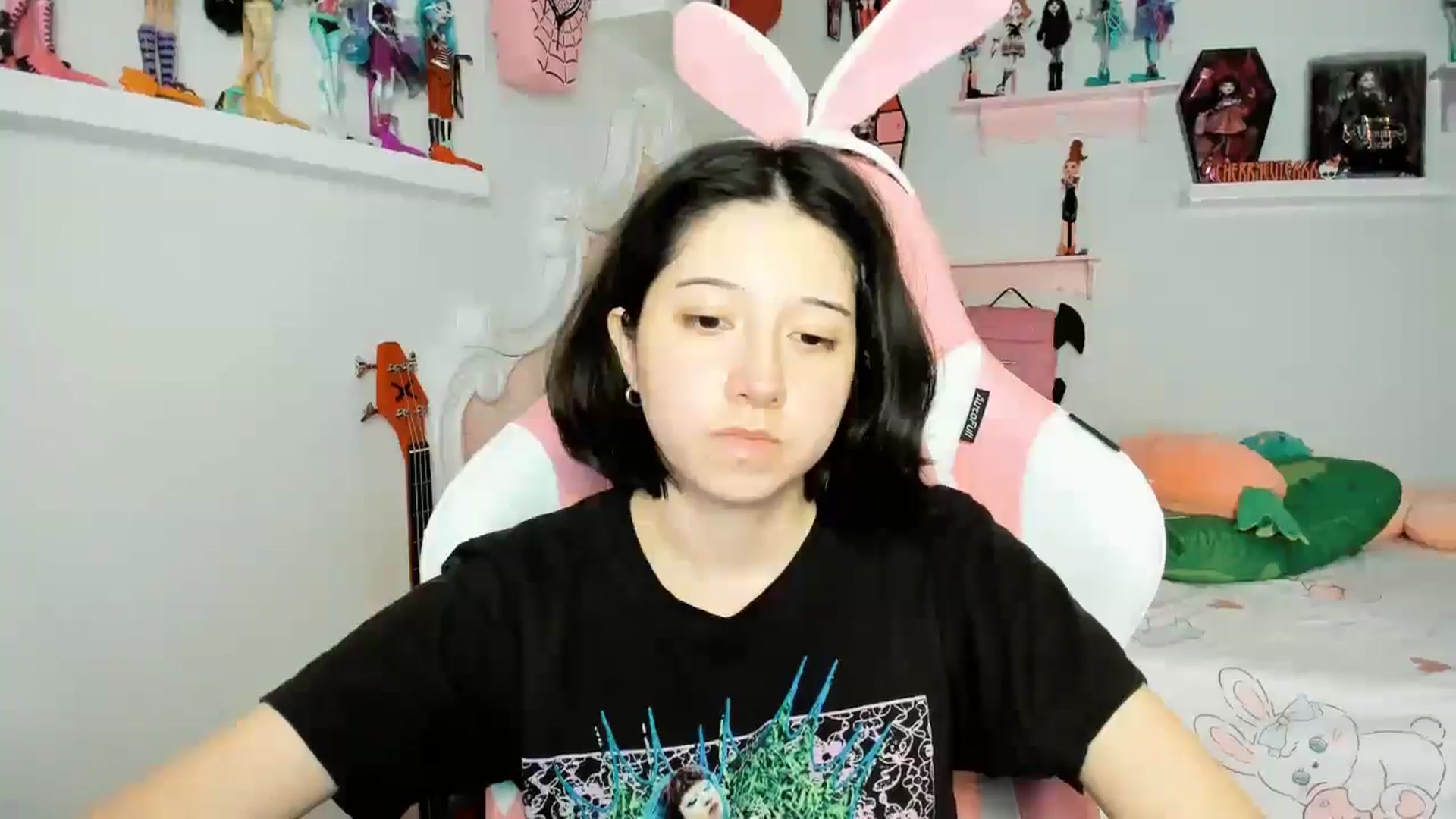 Gallery image thumbnail from Cherrycute666's myfreecams stream on, 12/21/2025, 05:27 image 18 of 20