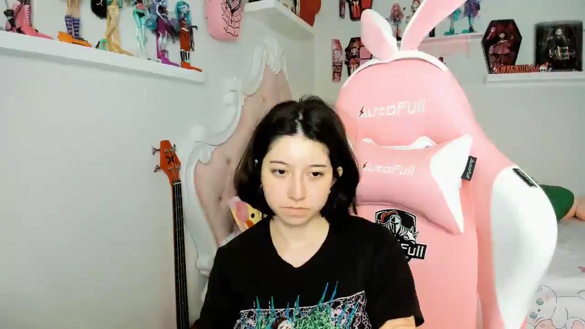 Gallery image thumbnail from Cherrycute666's myfreecams stream on, 12/21/2025, 05:27 image 14 of 20