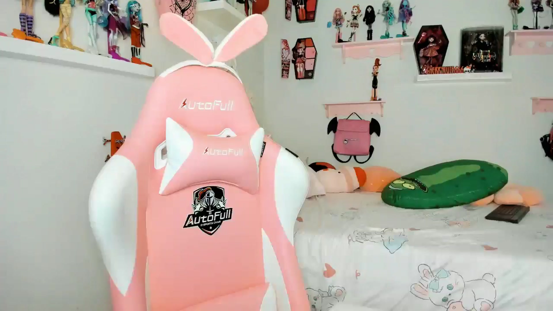 Gallery image thumbnail from Cherrycute666's myfreecams stream on, 12/21/2025, 07:59 image 12 of 20