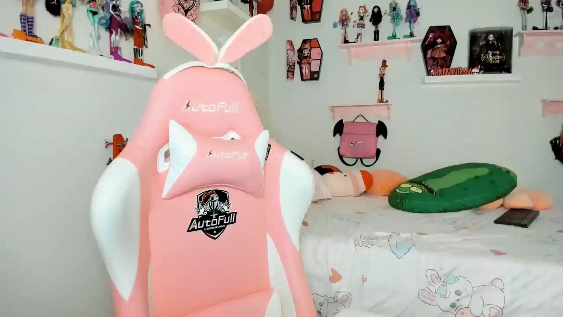 Gallery image thumbnail from Cherrycute666's myfreecams stream on, 12/21/2025, 07:59 image 13 of 20