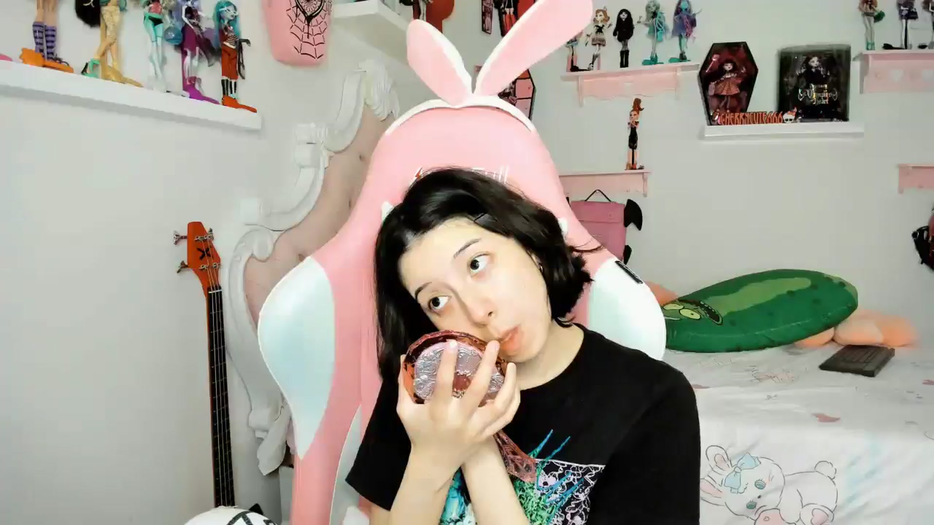 Gallery image thumbnail from Cherrycute666's myfreecams stream on, 12/21/2025, 07:59 image 1 of 20