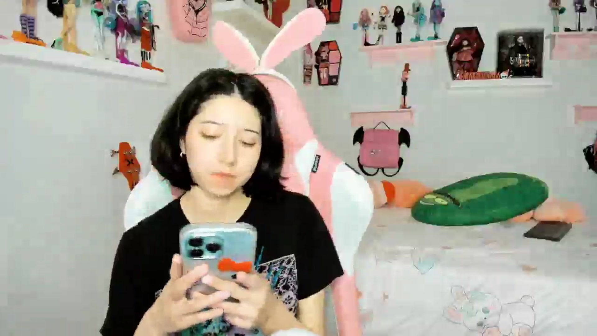 Gallery image thumbnail from Cherrycute666's myfreecams stream on, 12/21/2025, 07:59 image 3 of 20