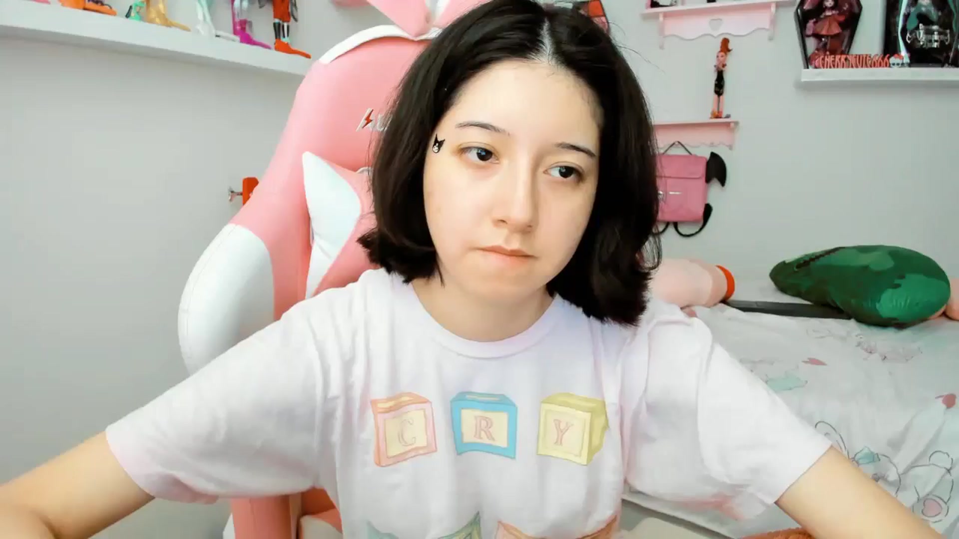 Gallery image thumbnail from Cherrycute666's myfreecams stream on, 12/21/2025, 22:40 image 6 of 20