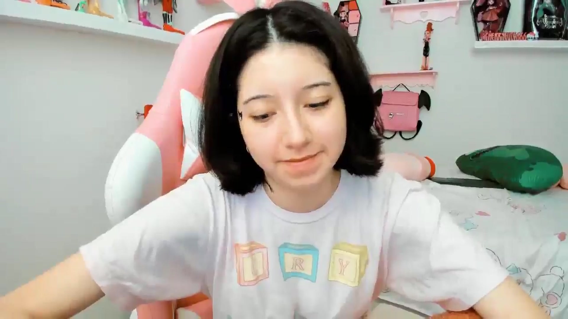 Gallery image thumbnail from Cherrycute666's myfreecams stream on, 12/21/2025, 22:40 image 9 of 20