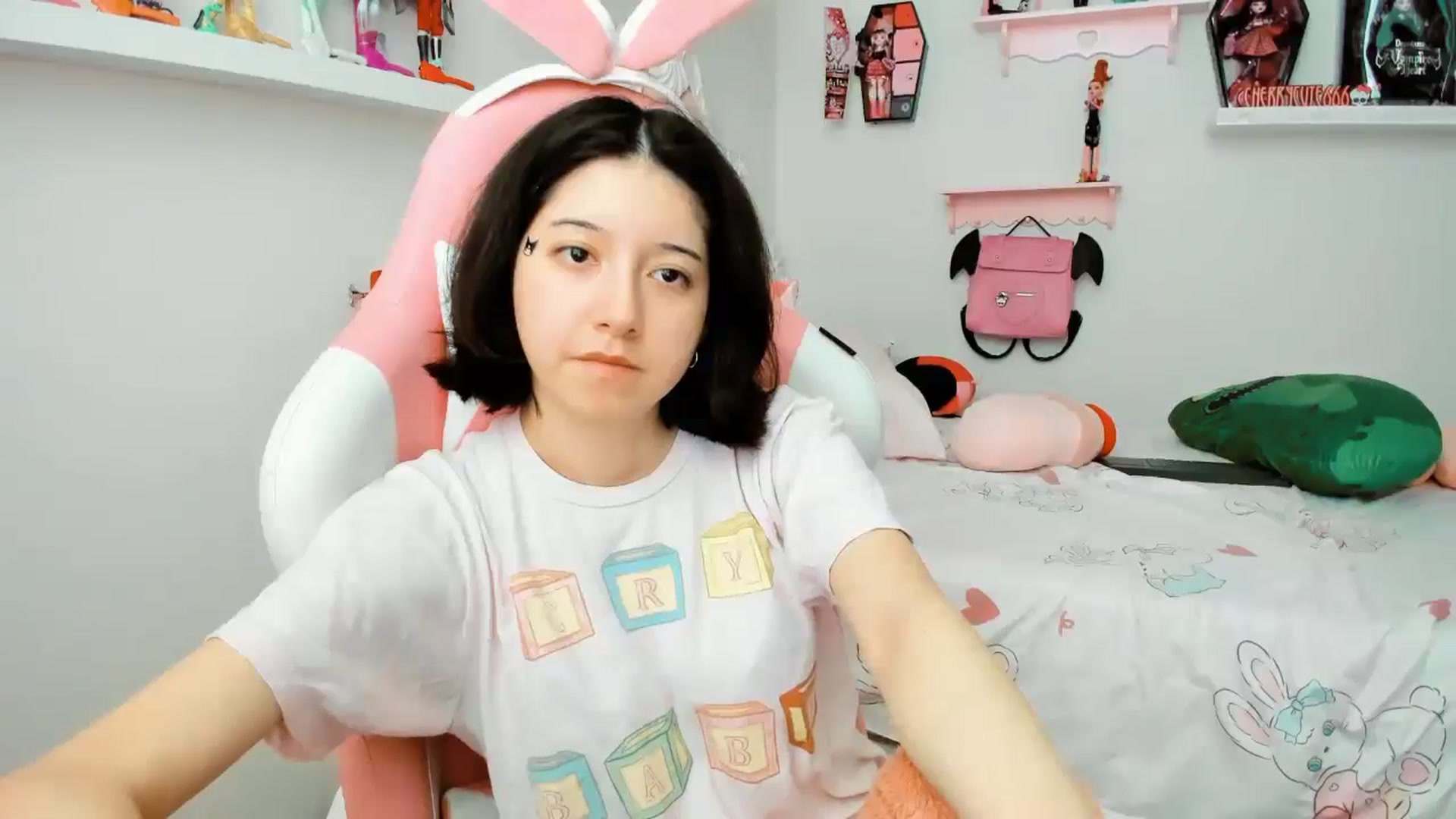 Gallery image thumbnail from Cherrycute666's myfreecams stream on, 12/21/2025, 22:40 image 10 of 20