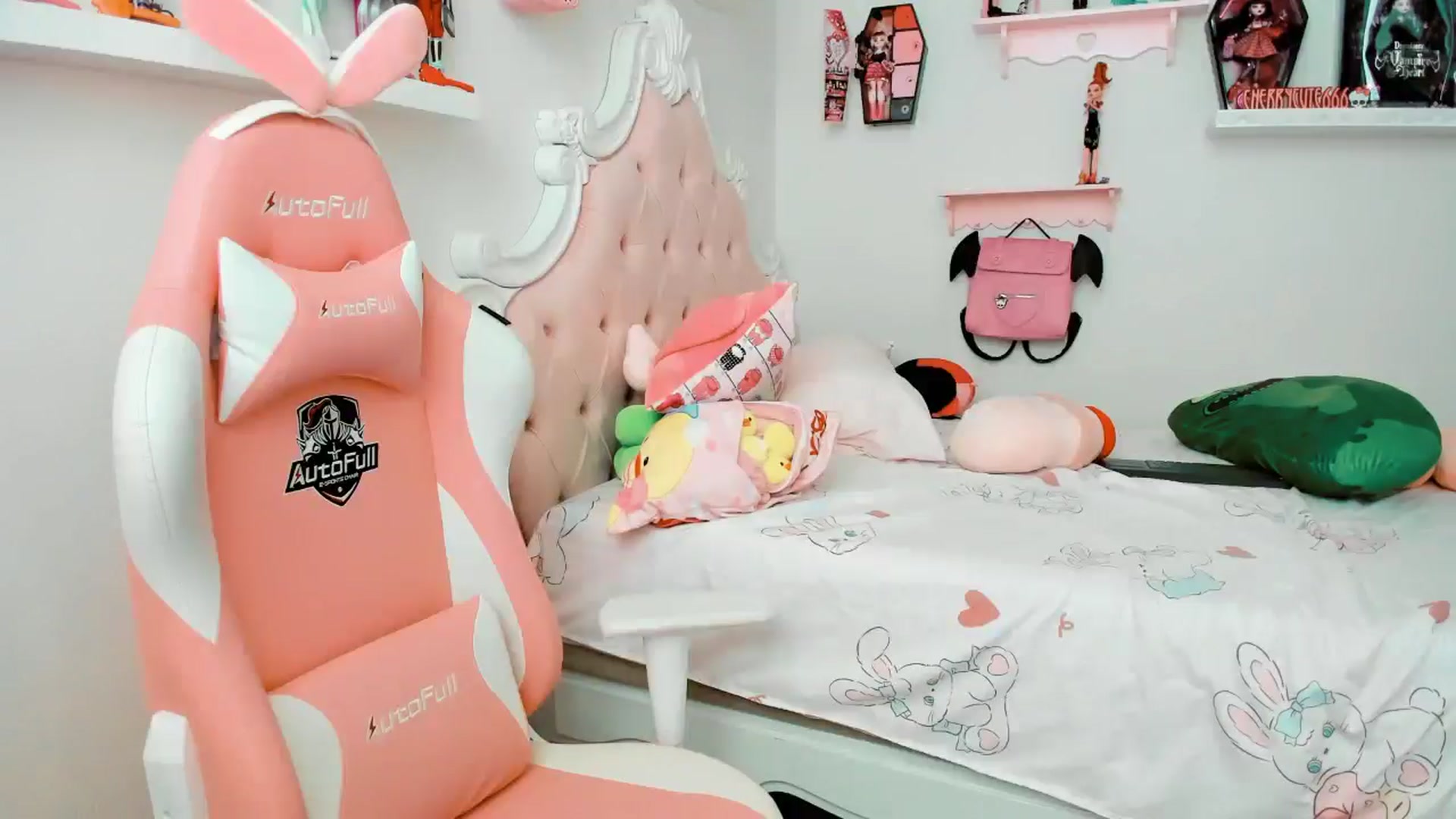 Gallery image thumbnail from Cherrycute666's myfreecams stream on, 12/21/2025, 22:40 image 4 of 20