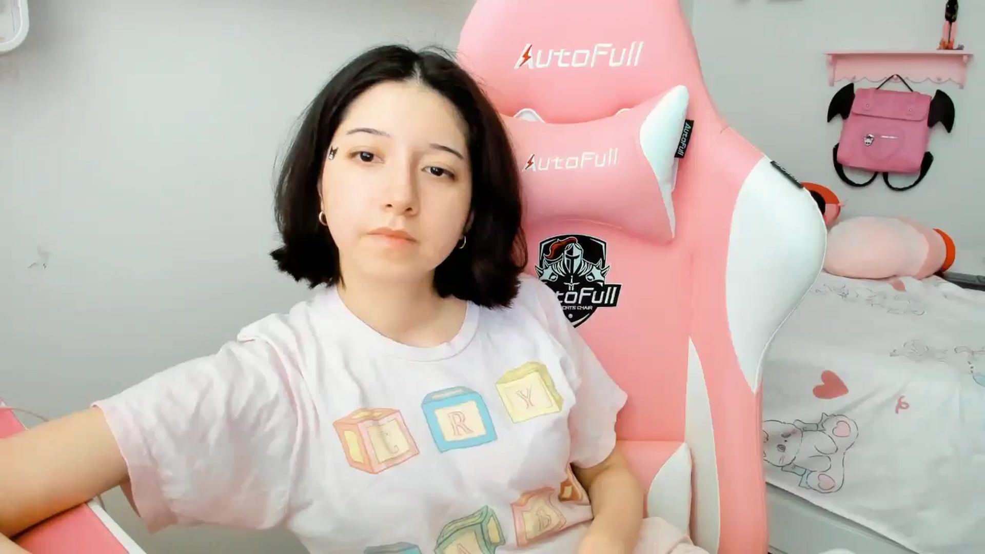 Gallery image thumbnail from Cherrycute666's myfreecams stream on, 12/21/2025, 22:40 image 17 of 20