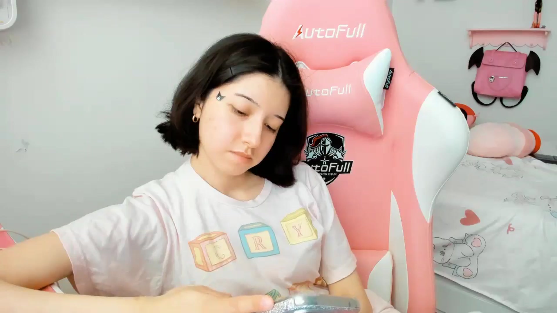 Gallery image thumbnail from Cherrycute666's myfreecams stream on, 12/21/2025, 22:40 image 18 of 20