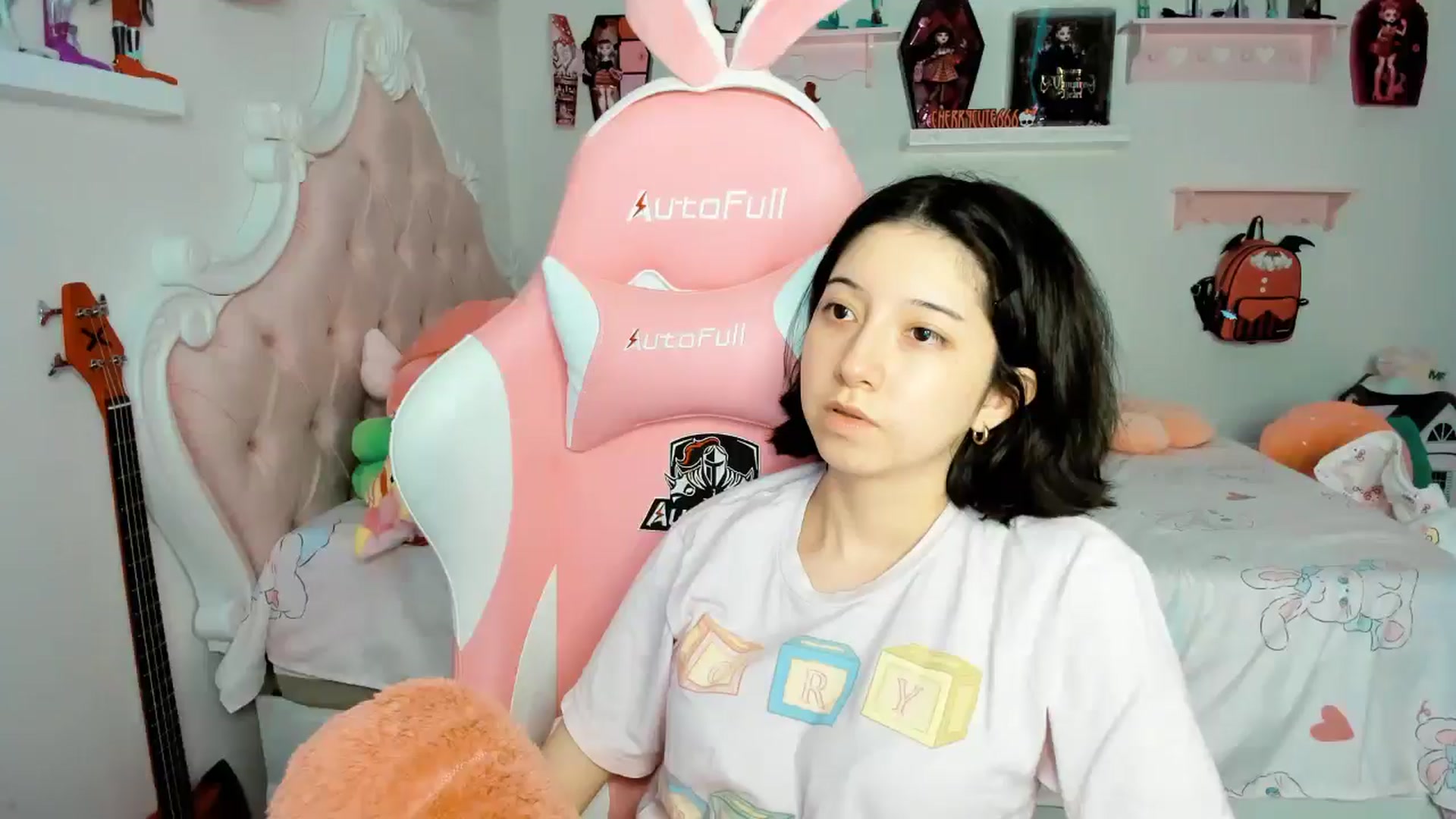 Gallery image thumbnail from Cherrycute666's myfreecams stream on, 12/22/2025, 24:01 image 1 of 20