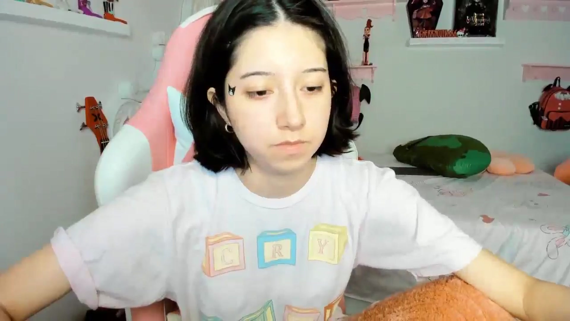 Gallery image thumbnail from Cherrycute666's myfreecams stream on, 12/22/2025, 01:45 image 16 of 20