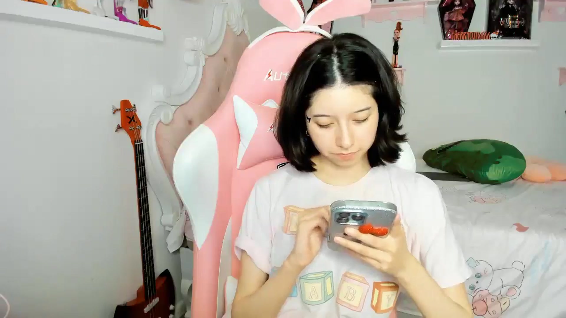 Gallery image thumbnail from Cherrycute666's myfreecams stream on, 12/22/2025, 01:45 image 5 of 20