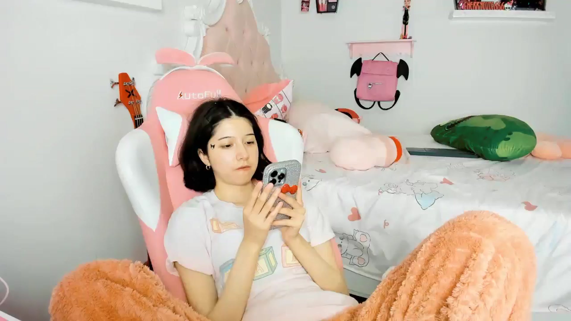 Gallery image thumbnail from Cherrycute666's myfreecams stream on, 12/22/2025, 01:45 image 10 of 20