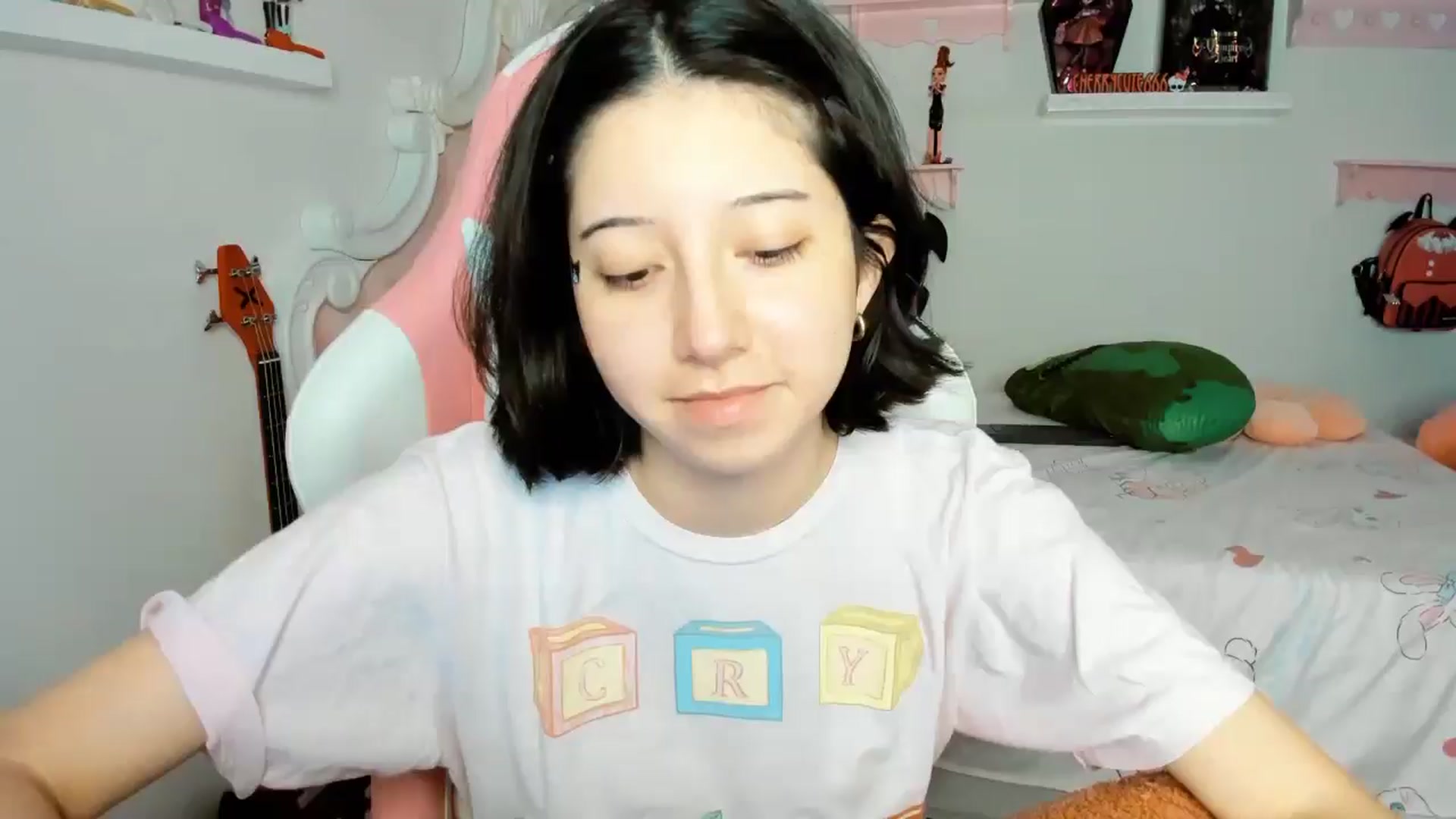 Gallery image thumbnail from Cherrycute666's myfreecams stream on, 12/22/2025, 01:45 image 17 of 20