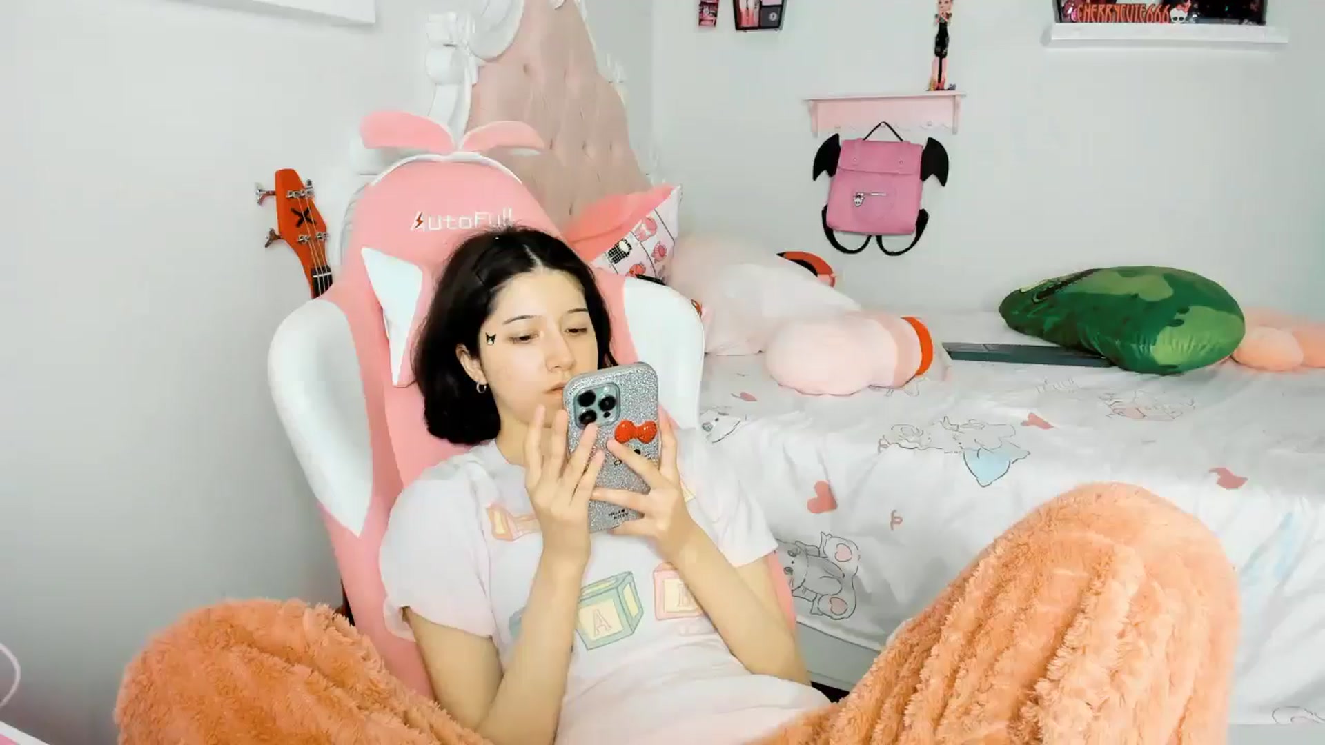 Gallery image thumbnail from Cherrycute666's myfreecams stream on, 12/22/2025, 01:45 image 8 of 20