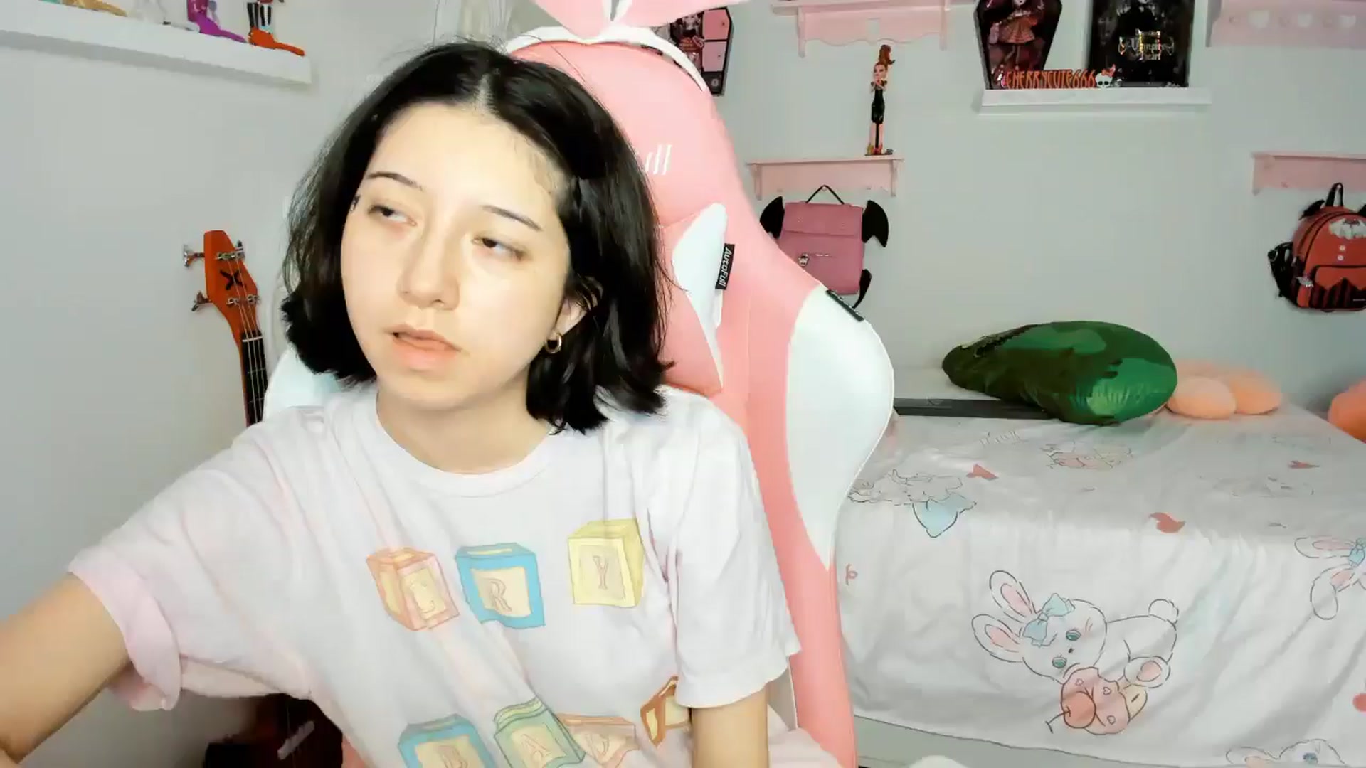 Gallery image thumbnail from Cherrycute666's myfreecams stream on, 12/22/2025, 01:45 image 18 of 20