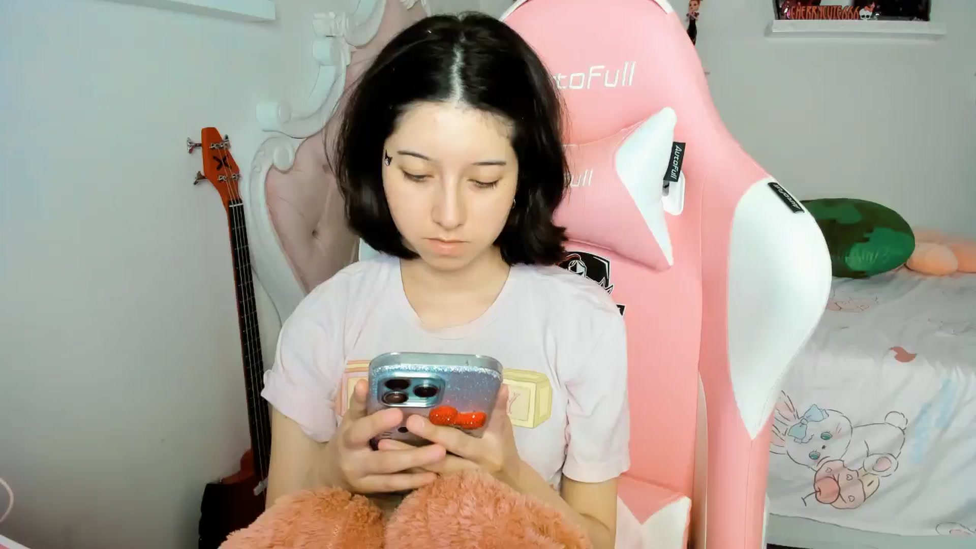Gallery image thumbnail from Cherrycute666's myfreecams stream on, 12/22/2025, 01:45 image 1 of 20