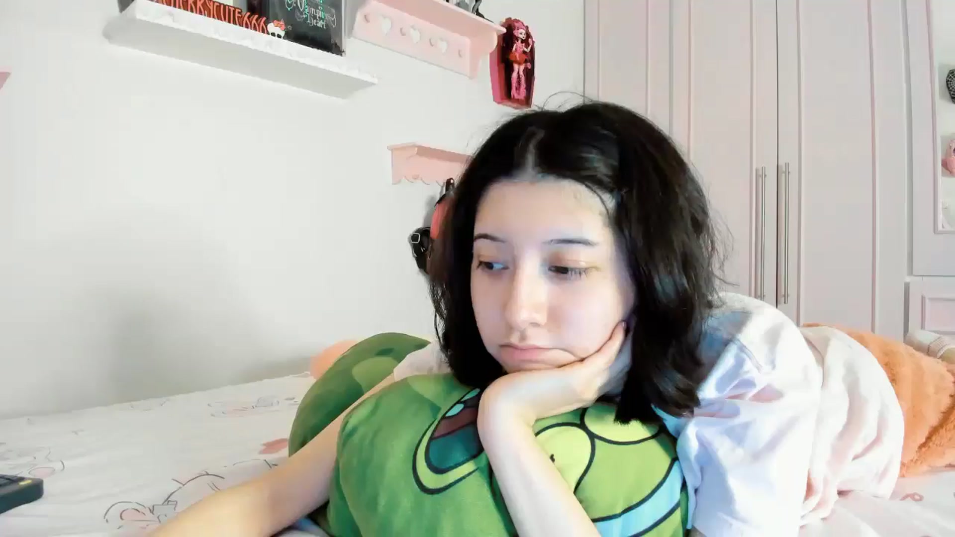 Gallery image thumbnail from Cherrycute666's myfreecams stream on, 12/22/2025, 02:35 image 19 of 20