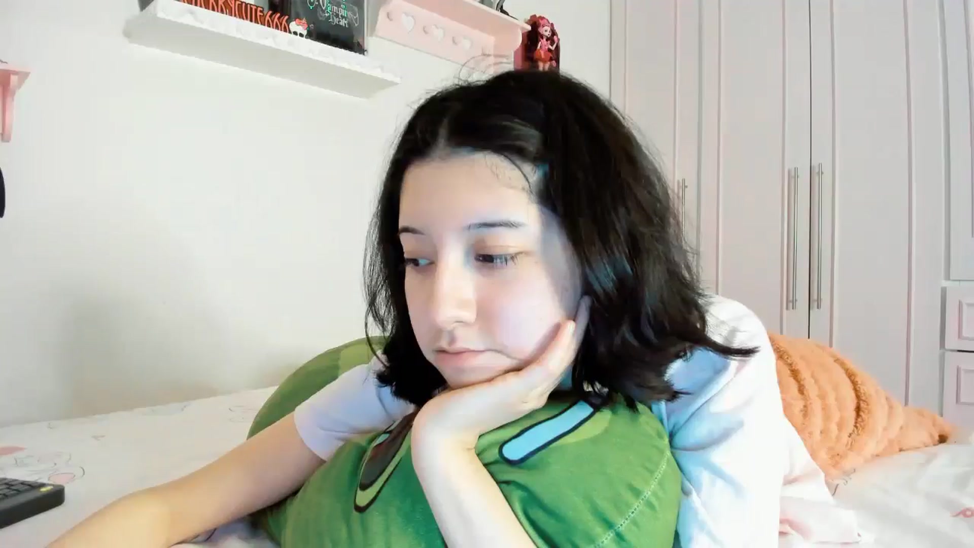 Gallery image thumbnail from Cherrycute666's myfreecams stream on, 12/22/2025, 02:35 image 4 of 20