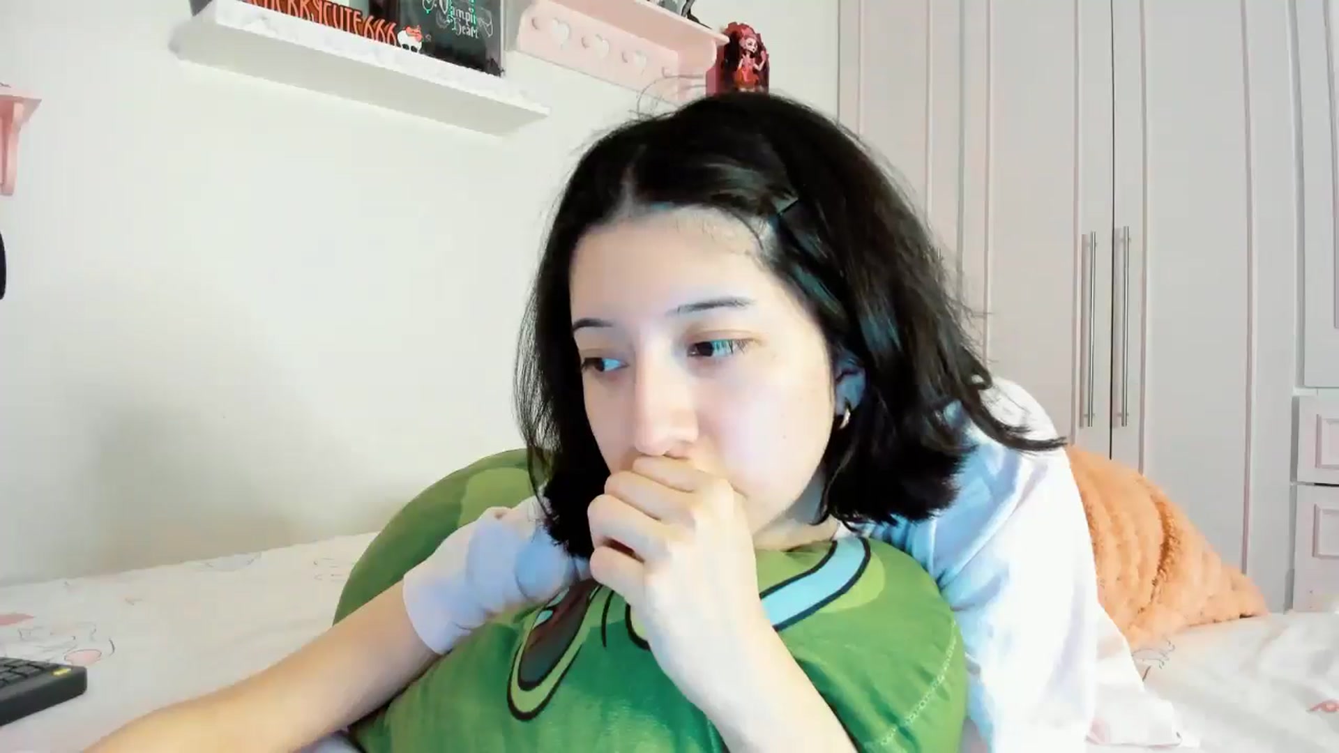 Gallery image thumbnail from Cherrycute666's myfreecams stream on, 12/22/2025, 02:35 image 2 of 20