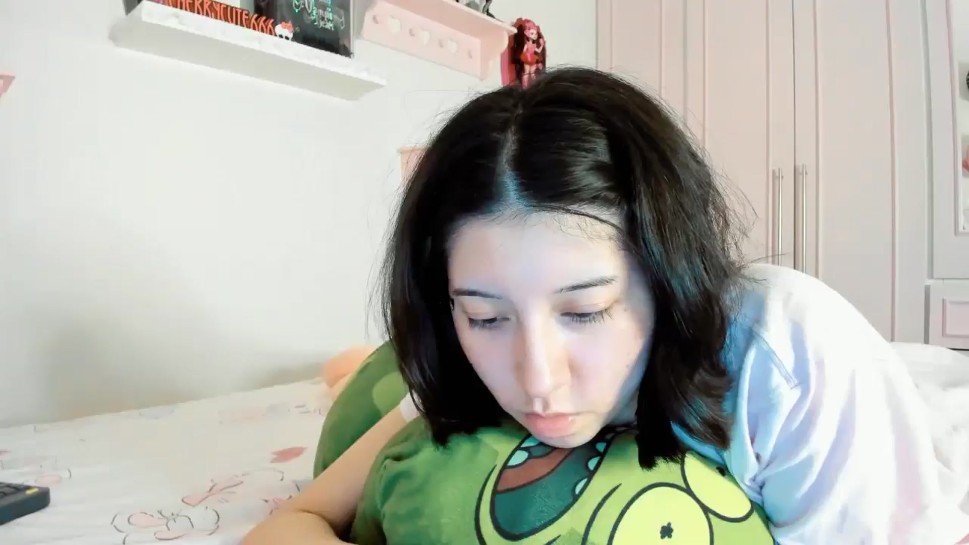 Gallery image thumbnail from Cherrycute666's myfreecams stream on, 12/22/2025, 02:35 image 15 of 20