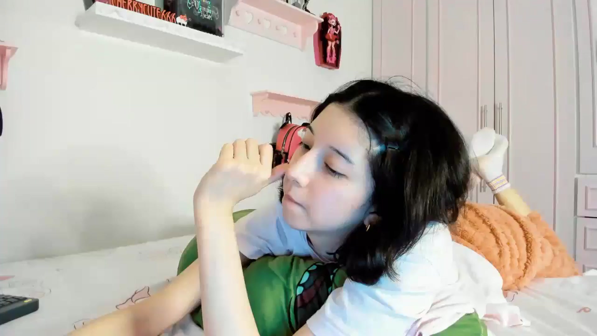 Gallery image thumbnail from Cherrycute666's myfreecams stream on, 12/22/2025, 02:35 image 11 of 20