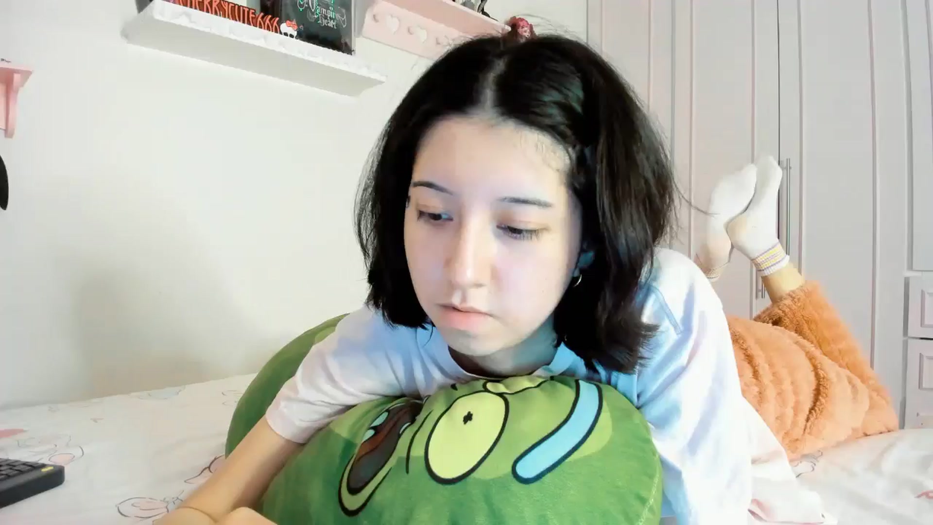 Gallery image thumbnail from Cherrycute666's myfreecams stream on, 12/22/2025, 02:35 image 1 of 20