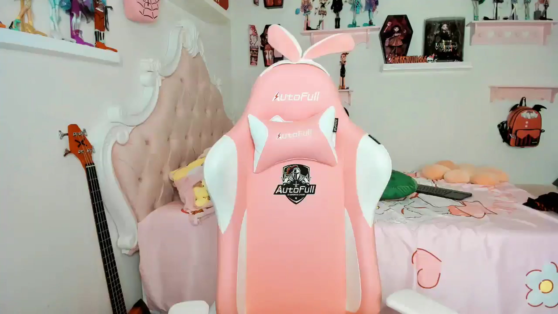 Gallery image thumbnail from Cherrycute666's myfreecams stream on, 12/24/2025, 05:10 image 9 of 20