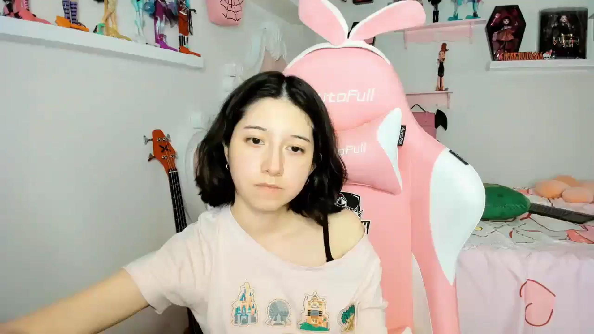 Gallery image thumbnail from Cherrycute666's myfreecams stream on, 12/24/2025, 05:10 image 11 of 20