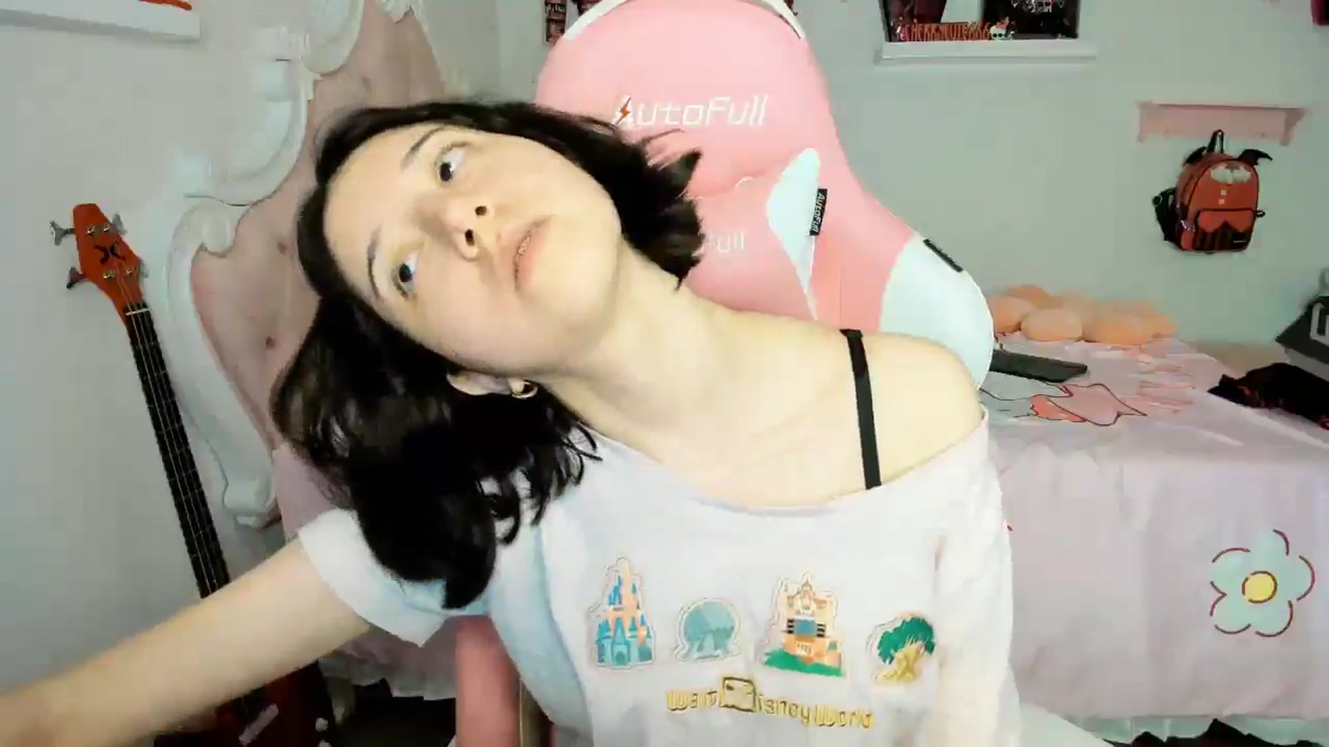 Gallery image thumbnail from Cherrycute666's myfreecams stream on, 12/24/2025, 05:10 image 3 of 20