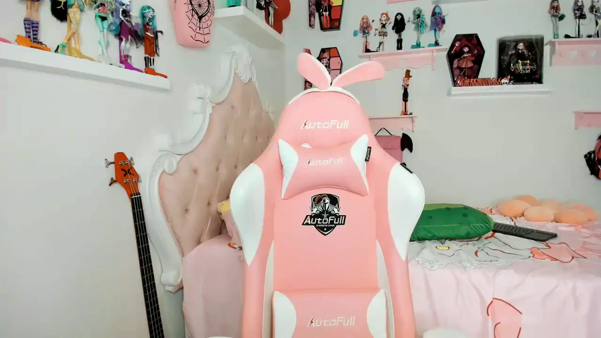 Gallery image thumbnail from Cherrycute666's myfreecams stream on, 12/24/2025, 05:10 image 19 of 20