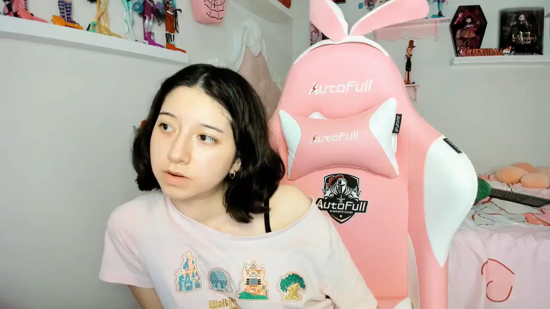 Gallery image thumbnail from Cherrycute666's myfreecams stream on, 12/24/2025, 05:10 image 12 of 20