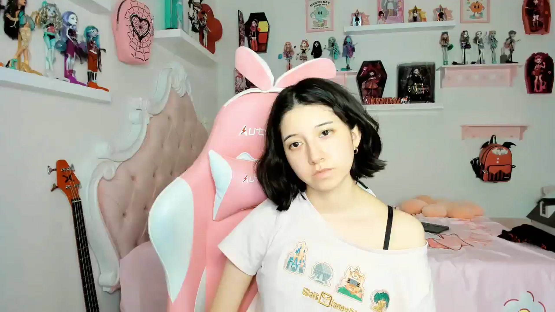 Gallery image thumbnail from Cherrycute666's myfreecams stream on, 12/24/2025, 05:10 image 5 of 20