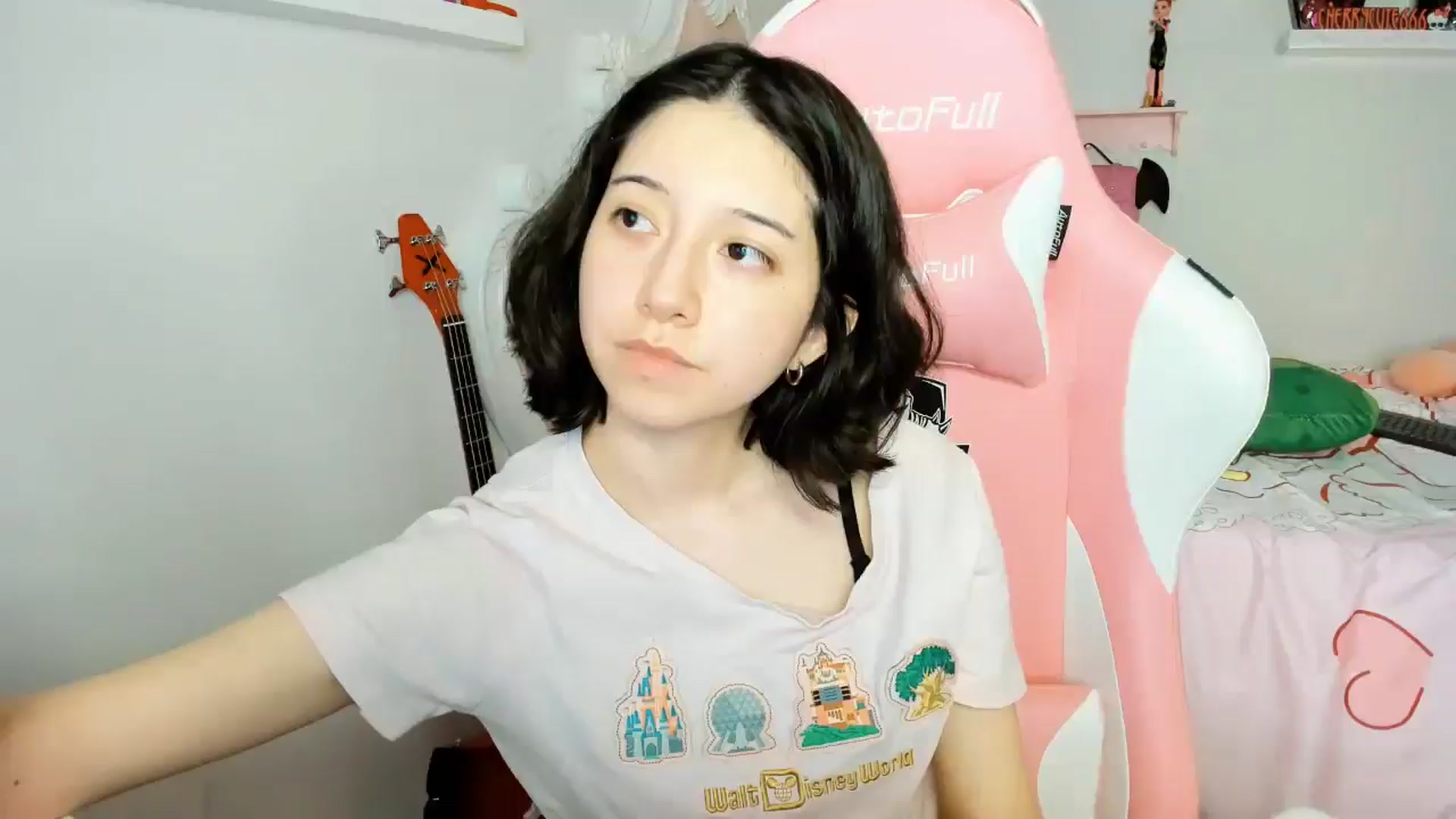 Gallery image thumbnail from Cherrycute666's myfreecams stream on, 12/24/2025, 05:10 image 1 of 20