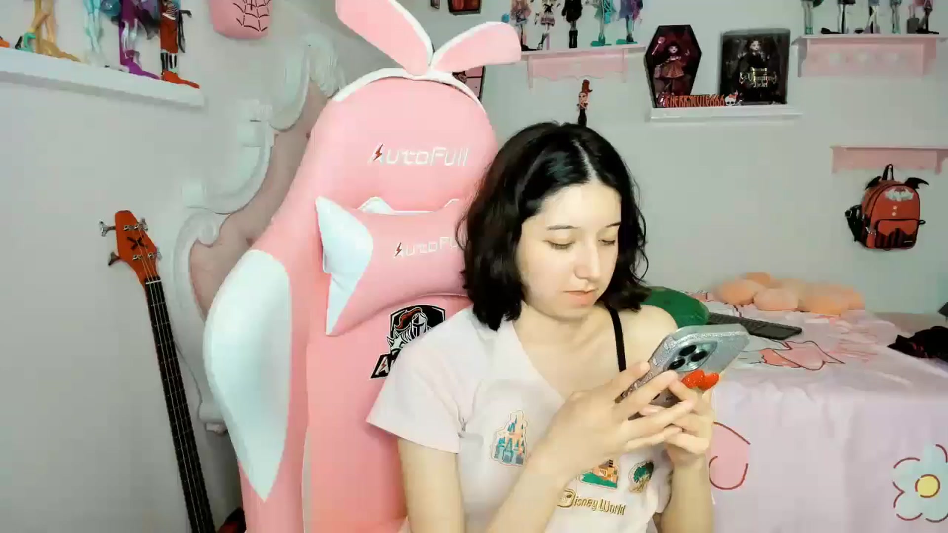 Gallery image thumbnail from Cherrycute666's myfreecams stream on, 12/24/2025, 05:10 image 7 of 20