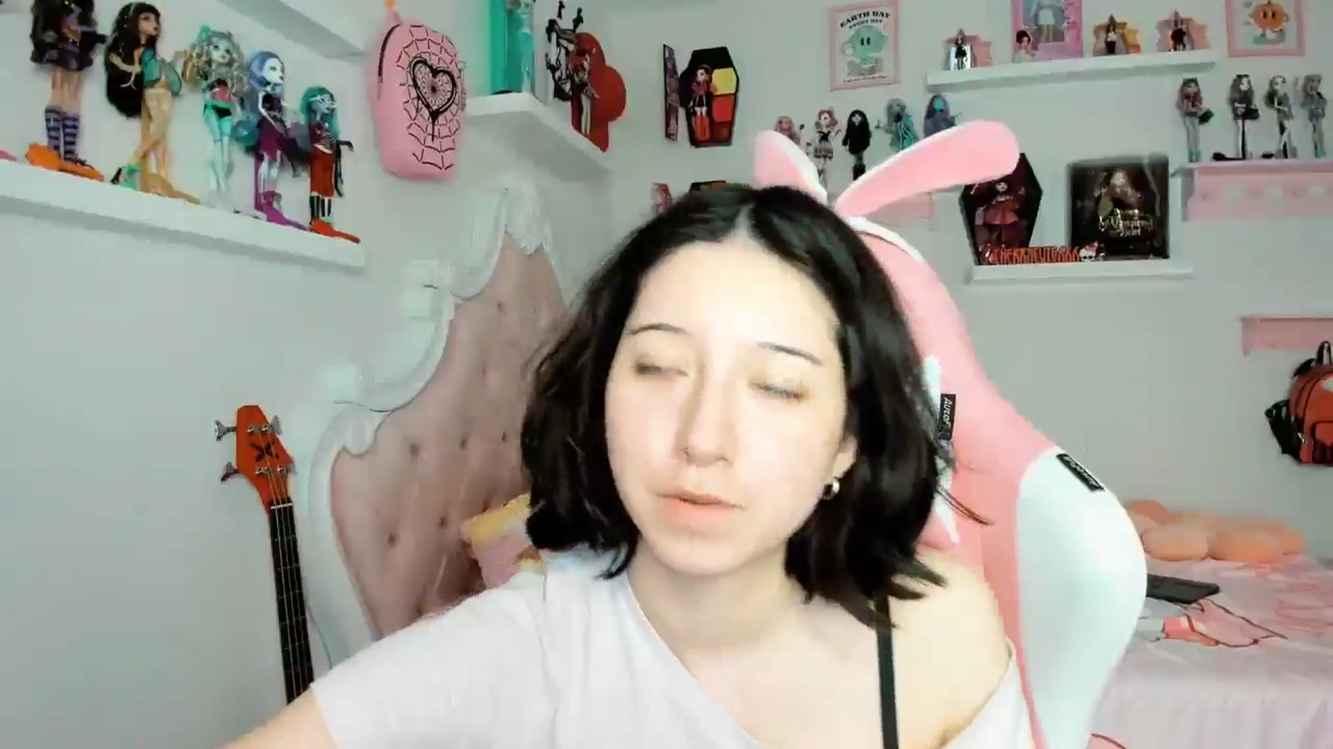Gallery image thumbnail from Cherrycute666's myfreecams stream on, 12/24/2025, 06:46 image 12 of 20