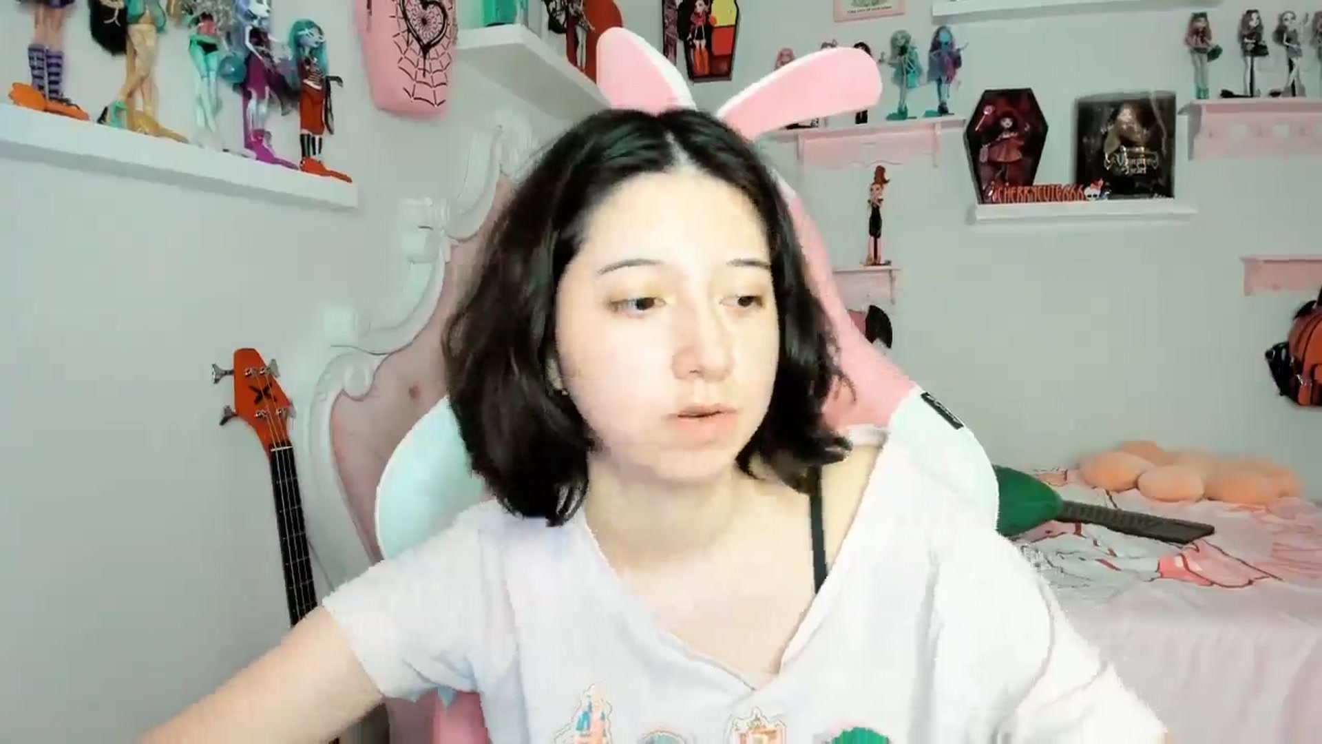 Gallery image thumbnail from Cherrycute666's myfreecams stream on, 12/24/2025, 06:46 image 19 of 20
